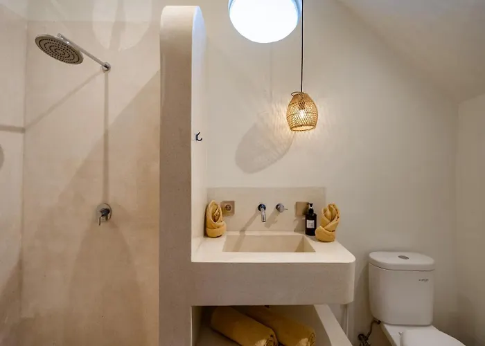 Hébergement de vacances Sea-view Rooftop & Pool - 5min To Ocean - 2 Br